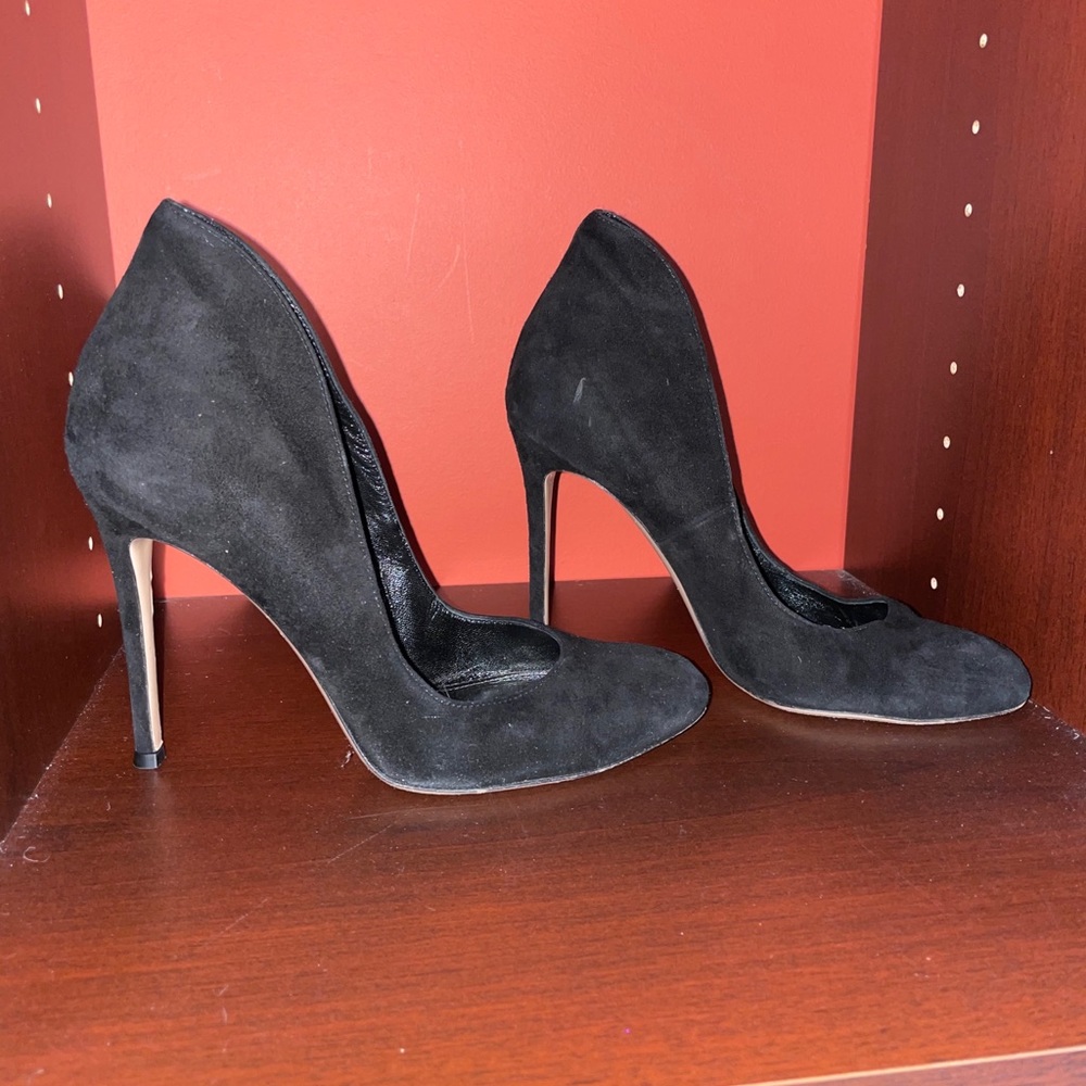 Gianvito Rossi black suede pumps